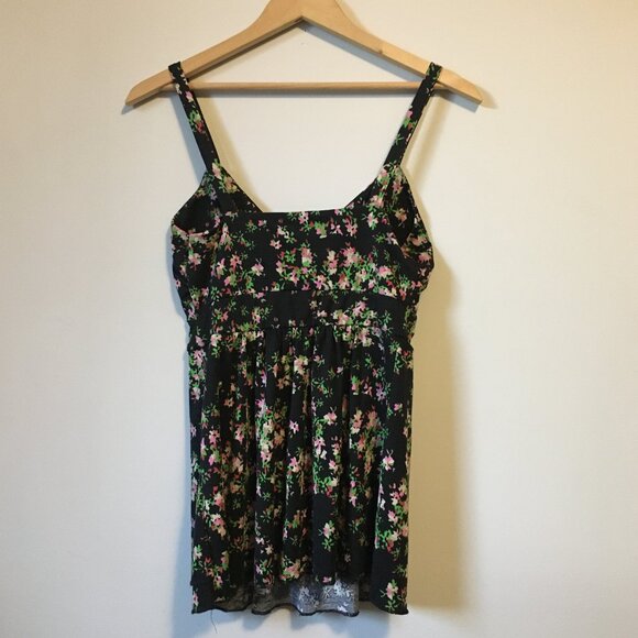 Black Boho Floral Cluster High Waist Tank Top - Picture 2 of 14